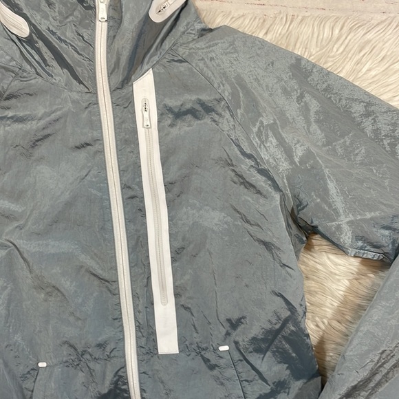 Nike Tech Aeroshield Moto Cape Jacket Dove Grey - Picture 8 of 12